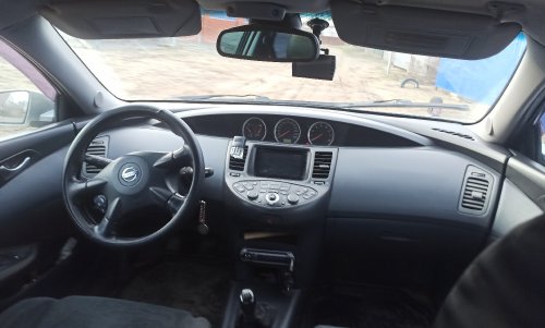 седаны Nissan Primera